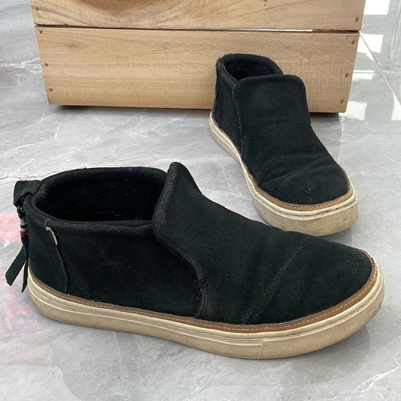 Toms Shoes - Women's TOMS Paxton Suede Slip On Shoe With Tassel Size 8